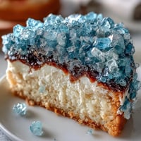 Gâteau de remise de diplômes : design de tranche de géode turquoise et or, une création spectaculaire pour célébrer avec élégance et originalité.